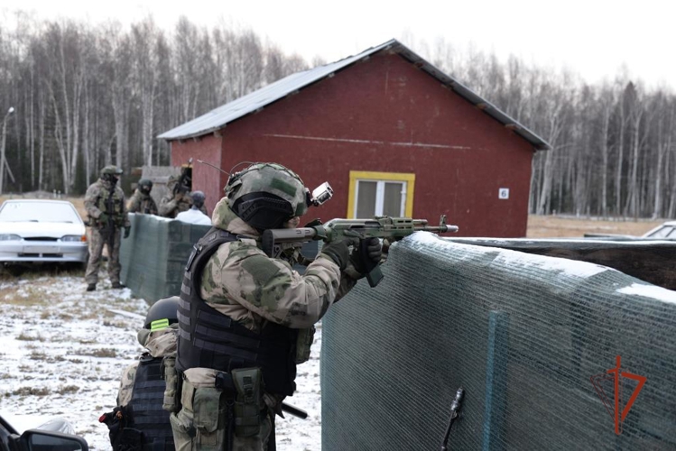 На Урале завершился учебно-методический сбор с инструкторским составом подразделений ОМОН и СОБР
