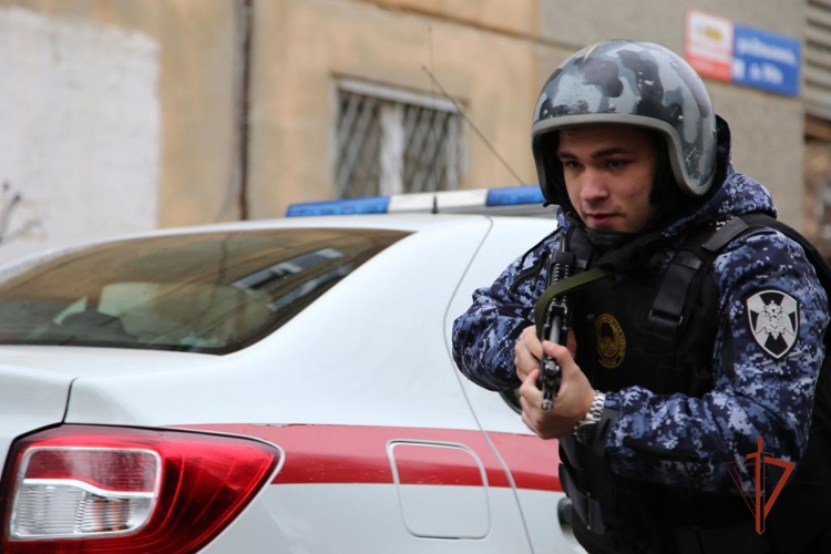 Более 15 тысяч выездов по сигналу «Тревога» и по заявкам из МВД совершили экипажи вневедомственной охраны Росгвардии  на Южном Урале