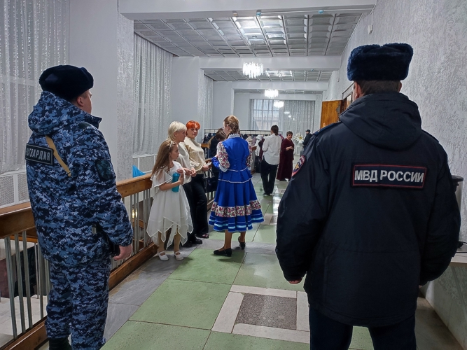 Росгвардейцы обеспечили безопасность празднования Дня народного единства на Южном Урале