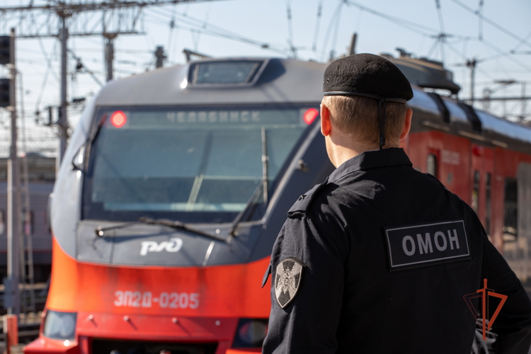 Сотрудники ОМОН «Воин» Управления Росгвардии по Челябинской области празднуют 32-ю годовщину со дня образования