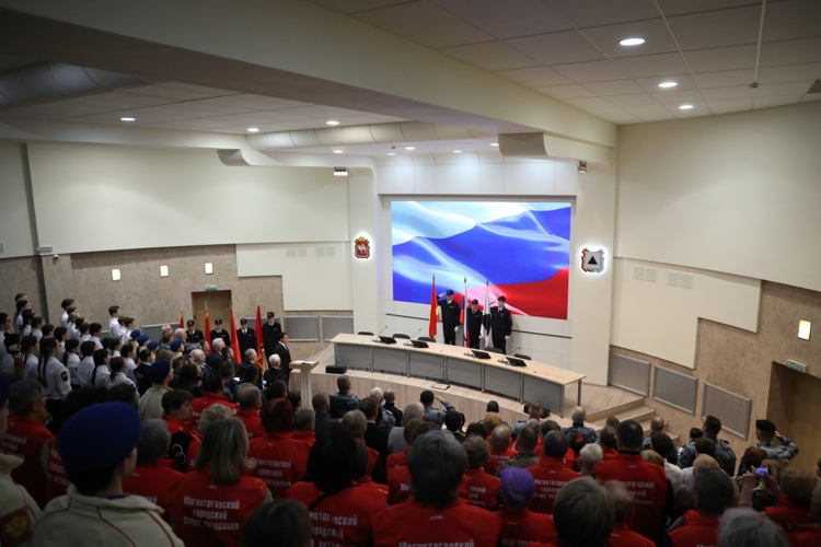 На Южном Урале  с участием ОМОН Росгвардии состоялась торжественная церемония передачи копий боевых знамен Великой Отечественной войны