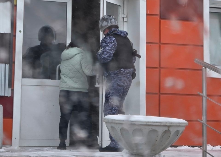Росгвардейцы провели антитеррористические учения и инструктаж в торговом центре Варны