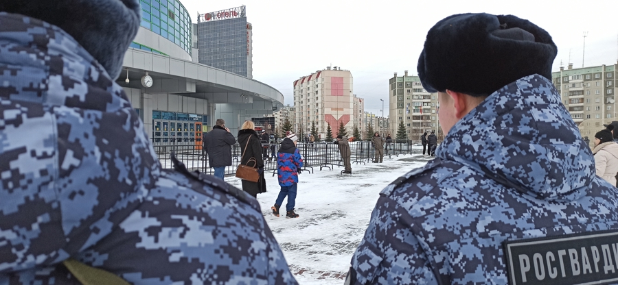 В Челябинске росгвардейцы обеспечили безопасность матча КХЛ