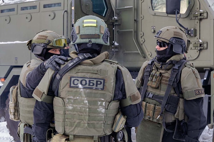 Сотрудники СОБР «Рифей» помогли задержать подозреваемого в грабеже в Коркино