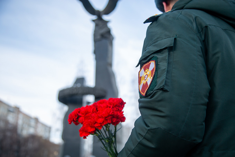 В Челябинске росгвардейцы почтили память воинов, исполнявших служебный долг за пределами Отечества