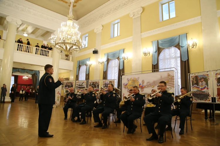 В Челябинске с участием  военного  оркестра Росгвардии состоялся фестиваль  правоохранительных органов и силовых структур  «Мы вместе»