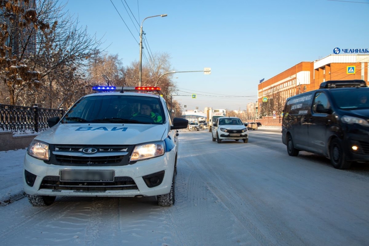 В Челябинске инспектор ВАИ Росгвардии рассказал об ответственности военных водителей на дороге