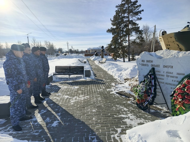 На Южном Урале росгвардейцы почтили память воинов-интернационалистов