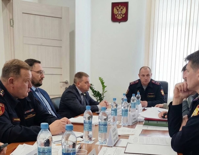 Росгвардейцы обсудили вопросы охраны правопорядка в период летней оздоровительной кампании и единого дня голосования