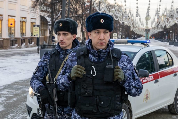В Челябинске росгвардейцы задержали мужчину, подозреваемого в краже дорогостоящей косметики в торговом центре