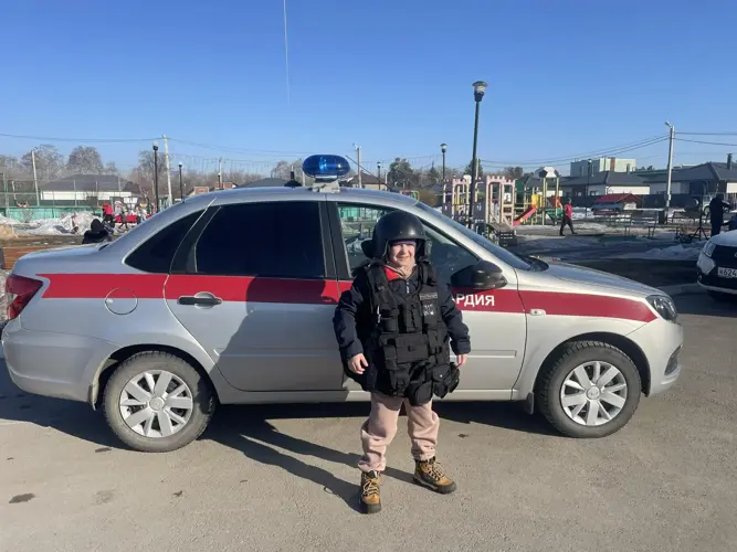 В Магнитогорске росгвардейцы провели профориентационную встречу с воспитанниками школы-интерната «Семья»