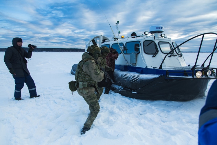 Журналисты телеканала «Известия» познакомились с морским отрядом Росгвардии на Южном Урале