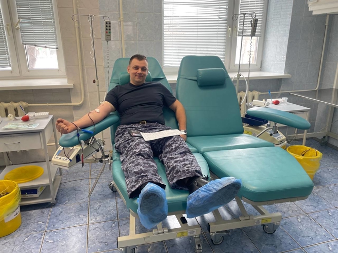 В Магнитогорске росгвардейцы поддержали донорскую акцию «От сердца к сердцу»