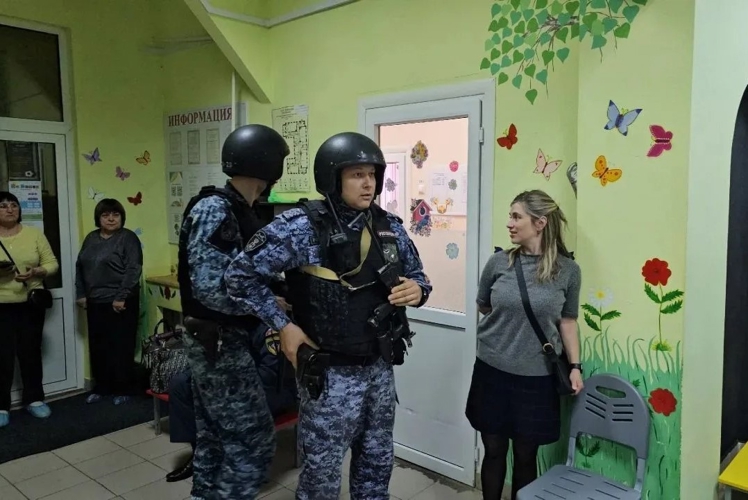 Росгвардейцы приняли участие во всероссийских антитеррористических учениях в школах Челябинской области