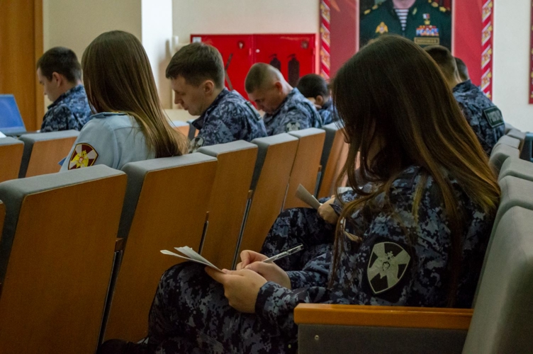 На Южном Урале росгвардейцы поддержали патриотическую акцию «Диктант Победы»