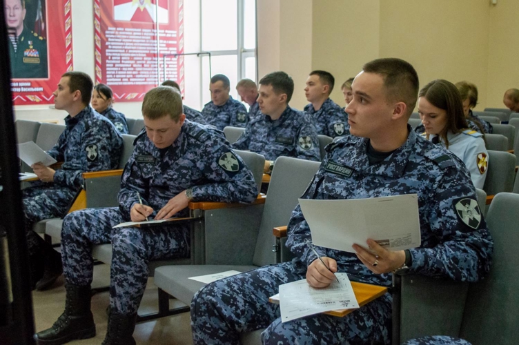 На Южном Урале росгвардейцы поддержали патриотическую акцию «Диктант Победы»