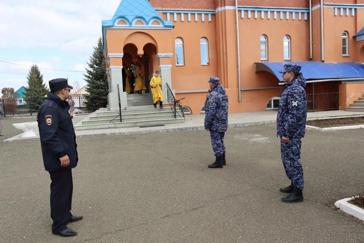 В Челябинской области росгвардейцы обеспечили правопорядок при проведении религиозных мероприятий в Вербное воскресенье