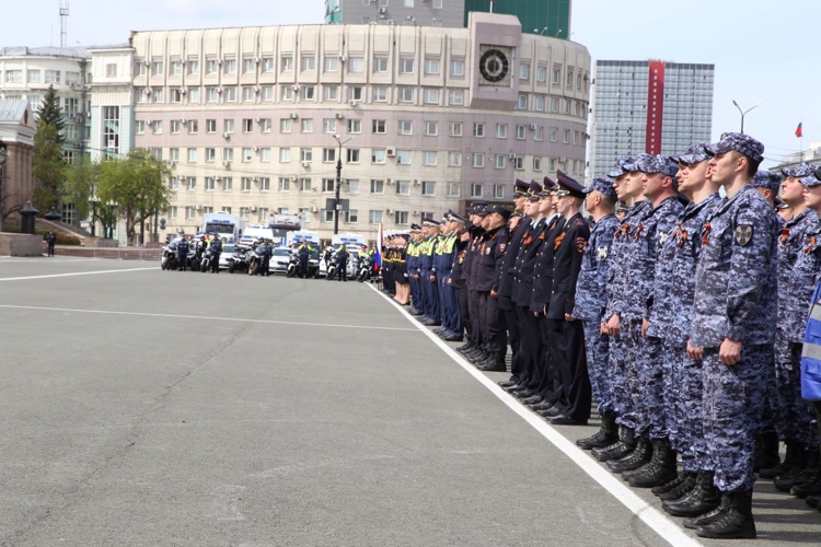 В Челябинске росгвардейцы приняли участие в гарнизонном разводе
