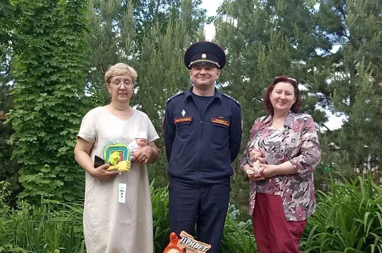 Росгвардейцы на Южном Урале поздравили детей с Международным днём защиты детей