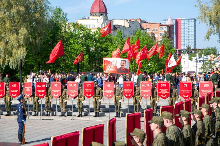 В Челябинске росгвардейцы почтили память павших в Великой Отечественной войне