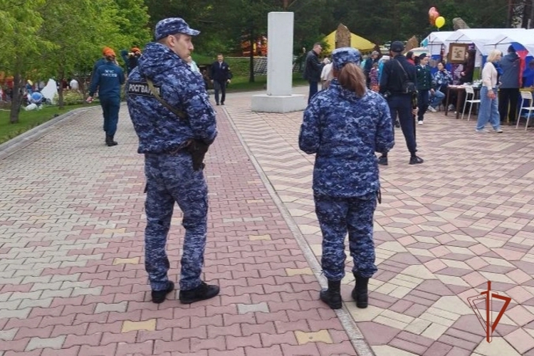 На Южном Урале росгвардейцы обеспечили общественную безопасность на массовых мероприятиях