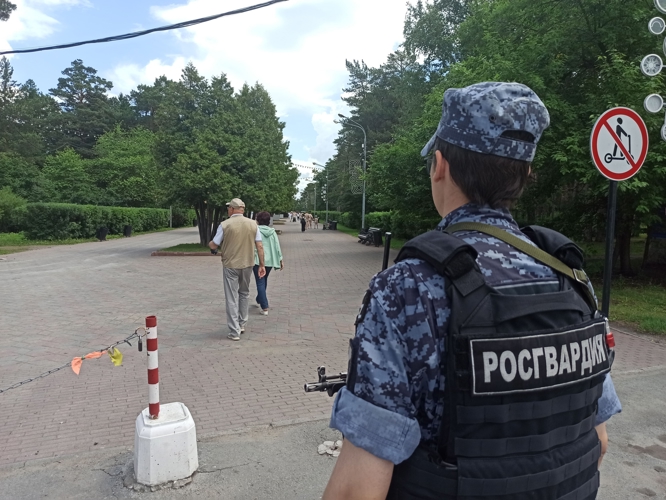 Росгвардейцы обеспечили безопасность южноуральцев в День России