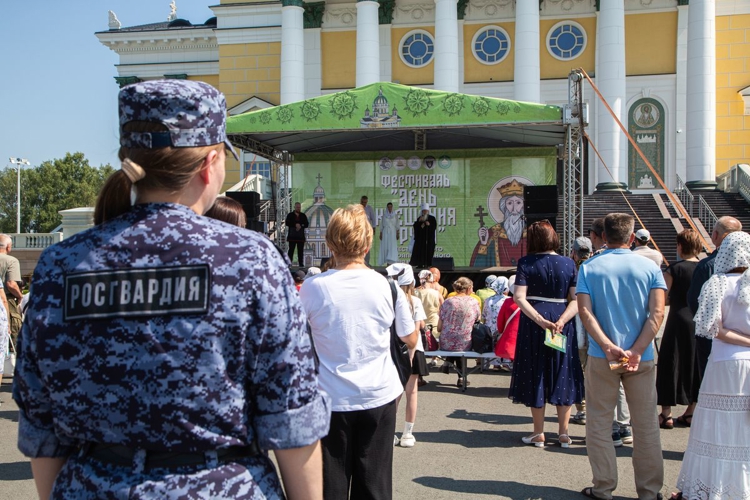 На Южном Урале росгвардейцы приняли участие в праздновании Дня Крещения Руси