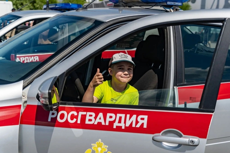 На Южном Урале продолжается акция «Каникулы с Росгвардией»