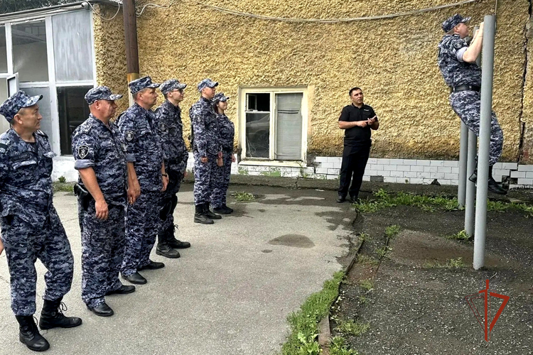 На Южном Урале росгвардейцы приняли участие в спортивных состязаниях, приуроченных ко Дню физкультурника