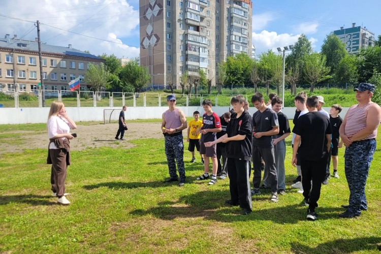 Волейбол и «Веселые старты» для ребят: на Южном Урале продолжается акция «Каникулы с Росгвардией»