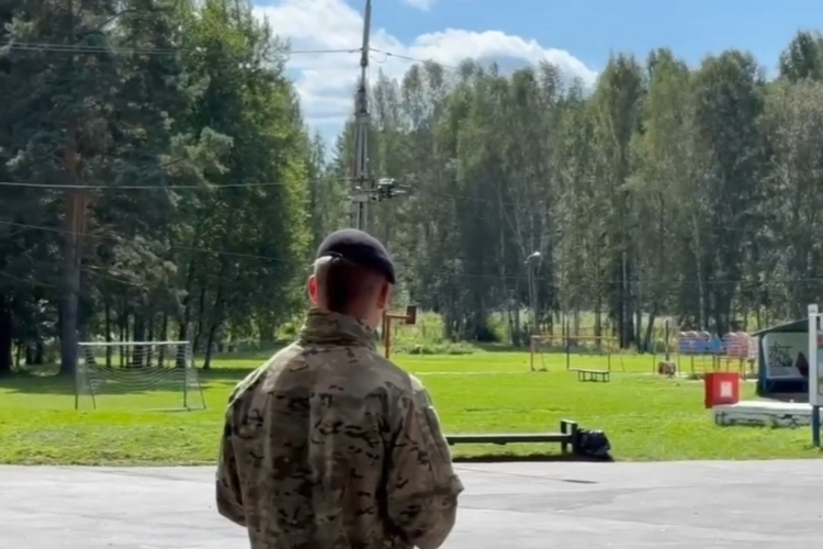 В Миассе бойцы ОМОН «Таганай» провели патриотический урок для школьников в лагере имени Феди Горелова