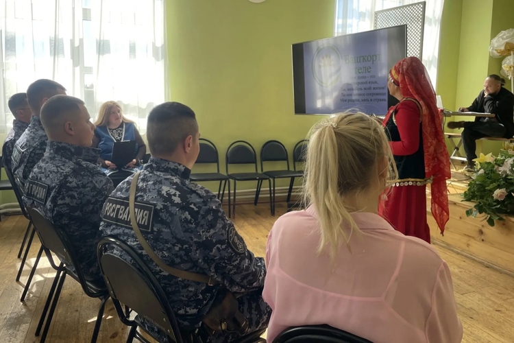 В Магнитогорске росгвардейцы приняли участие в музыкальной акции «Звуки России»