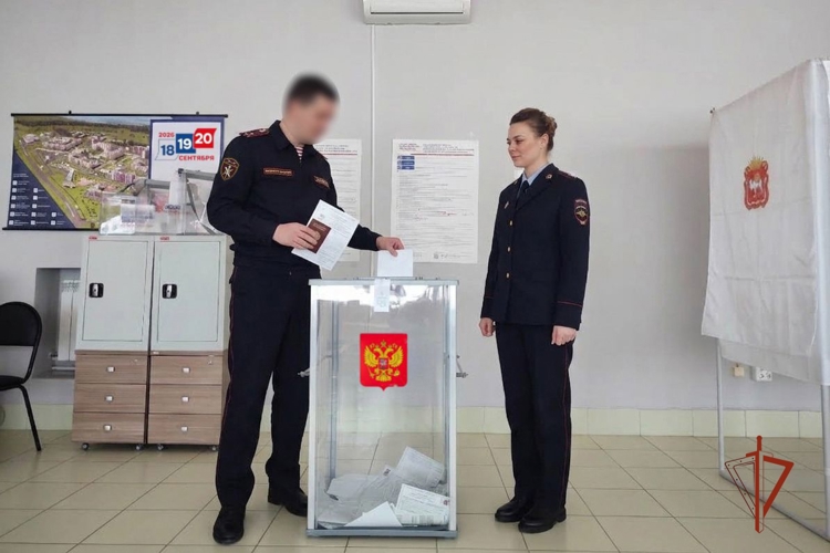 На Южном Урале росгвардейцы принимают участие в Едином дне голосования