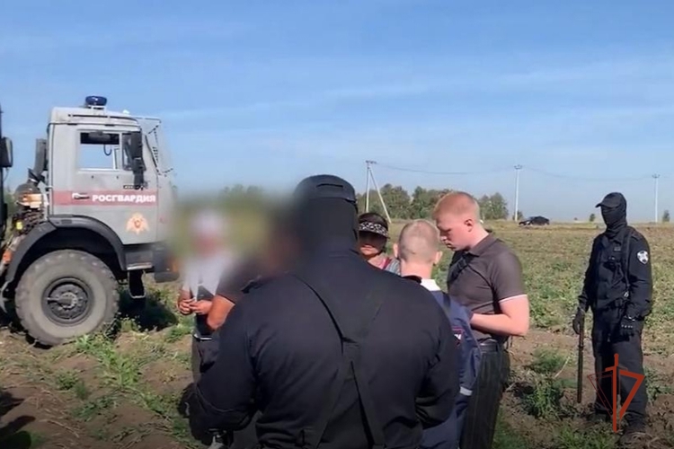 На Южном Урале при силовой поддержке спецназа Росгвардии прошел рейд по соблюдению миграционного законодательства