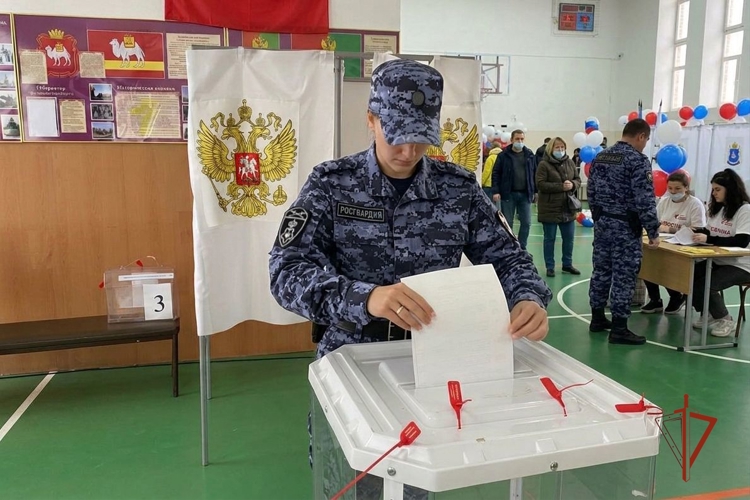 Росгвардейцы продолжают участвовать в выборах депутатов Государственной Думы на Южном Урале