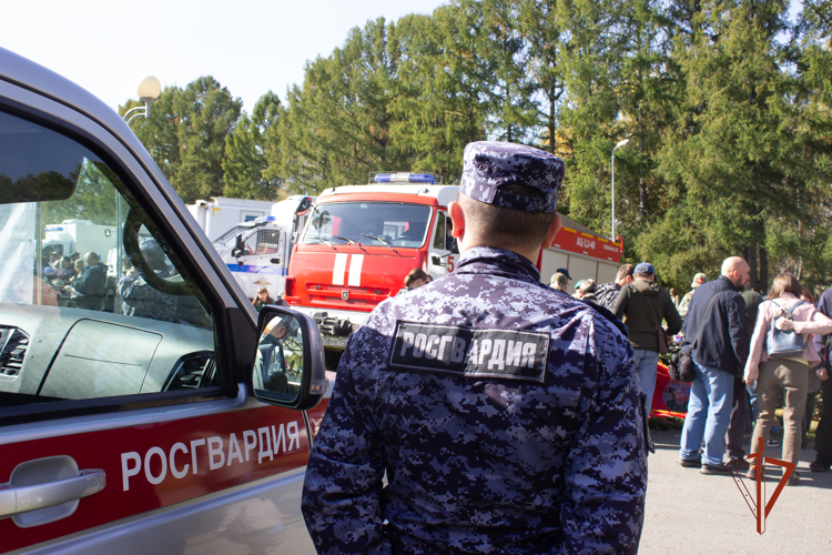 В Челябинске росгвардейцы приняли участие в военно-историческом фестивале «Уральские герои»